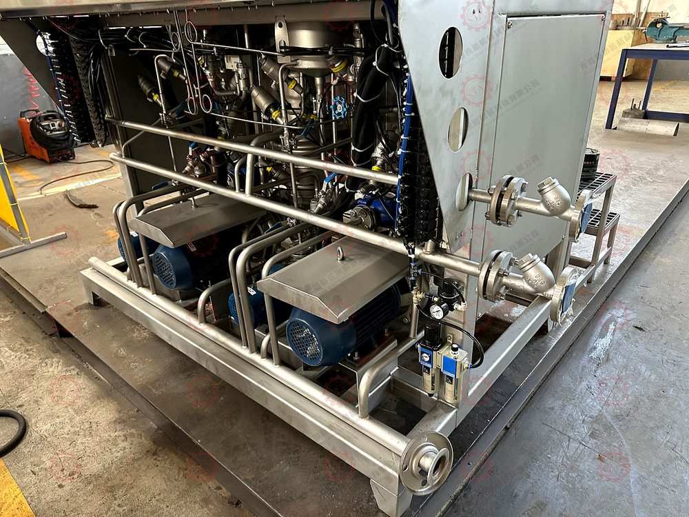 Dyeing machine pump piping and circulation system for stable dyeing process