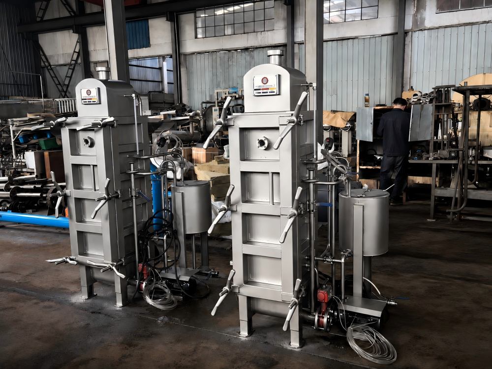 Y10 with Optional Floor-Standing Dyestuff Tank Y10 cabinet hank yarn dyeing machine with floor-standing dyestuff tank