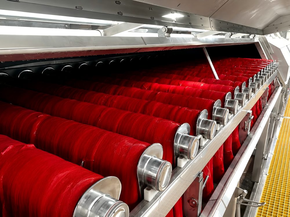 hank yarn loaded on spray pipes of SH-40-150 dyeing machine