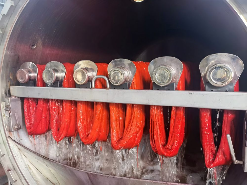 spray liquor circulation during hank yarn dyeing process
